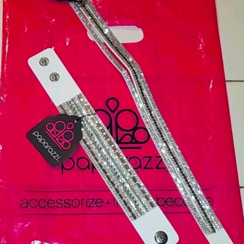 4/$20📿💕 Pair of womens paparazzi bling bracelets